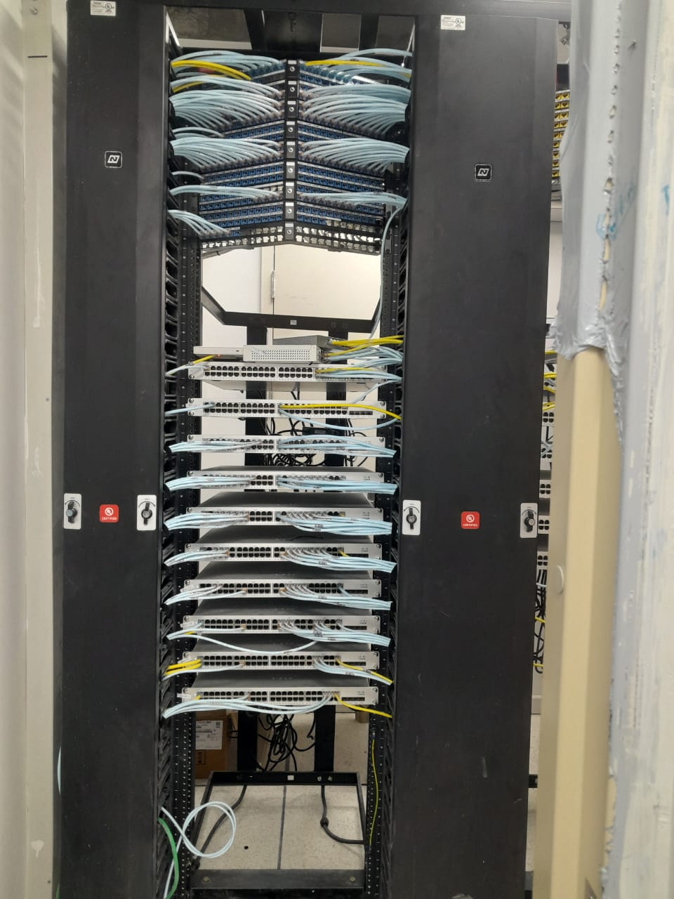 CnZO network rack installation